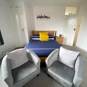  Apartment Stylish & Modern Free Parking United Kingdom