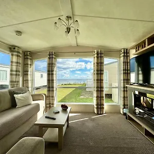 New Sea View Platinum Caravan With Huge Decking Campsite